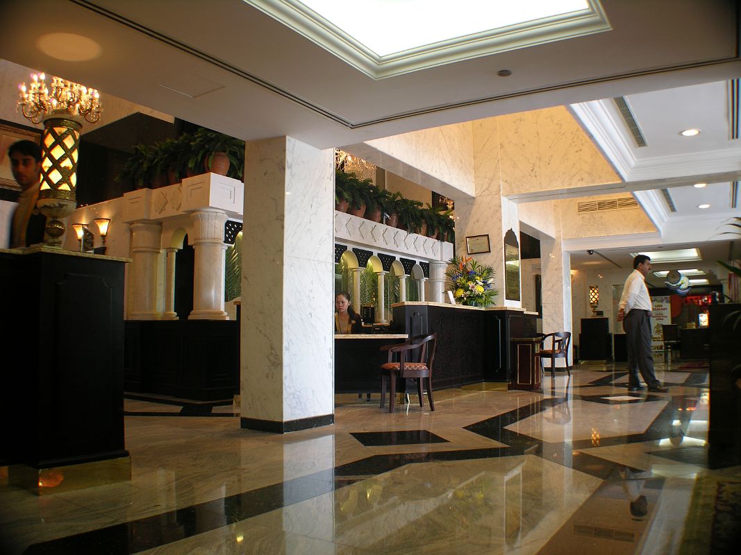 Dubai 01 04 Arabian Courtyard Hotel Inside Lobby